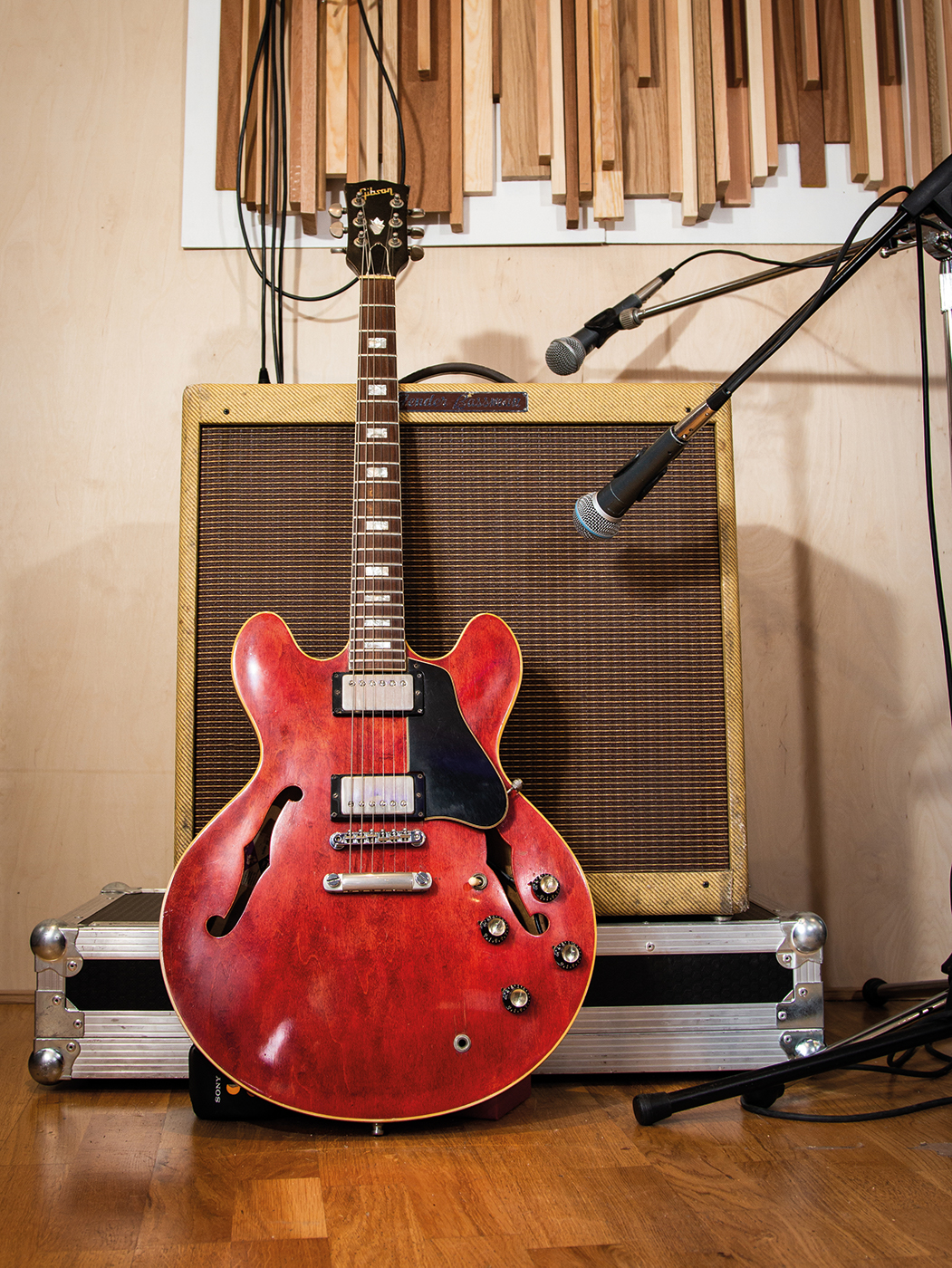 Gibson ES-335樱桃红