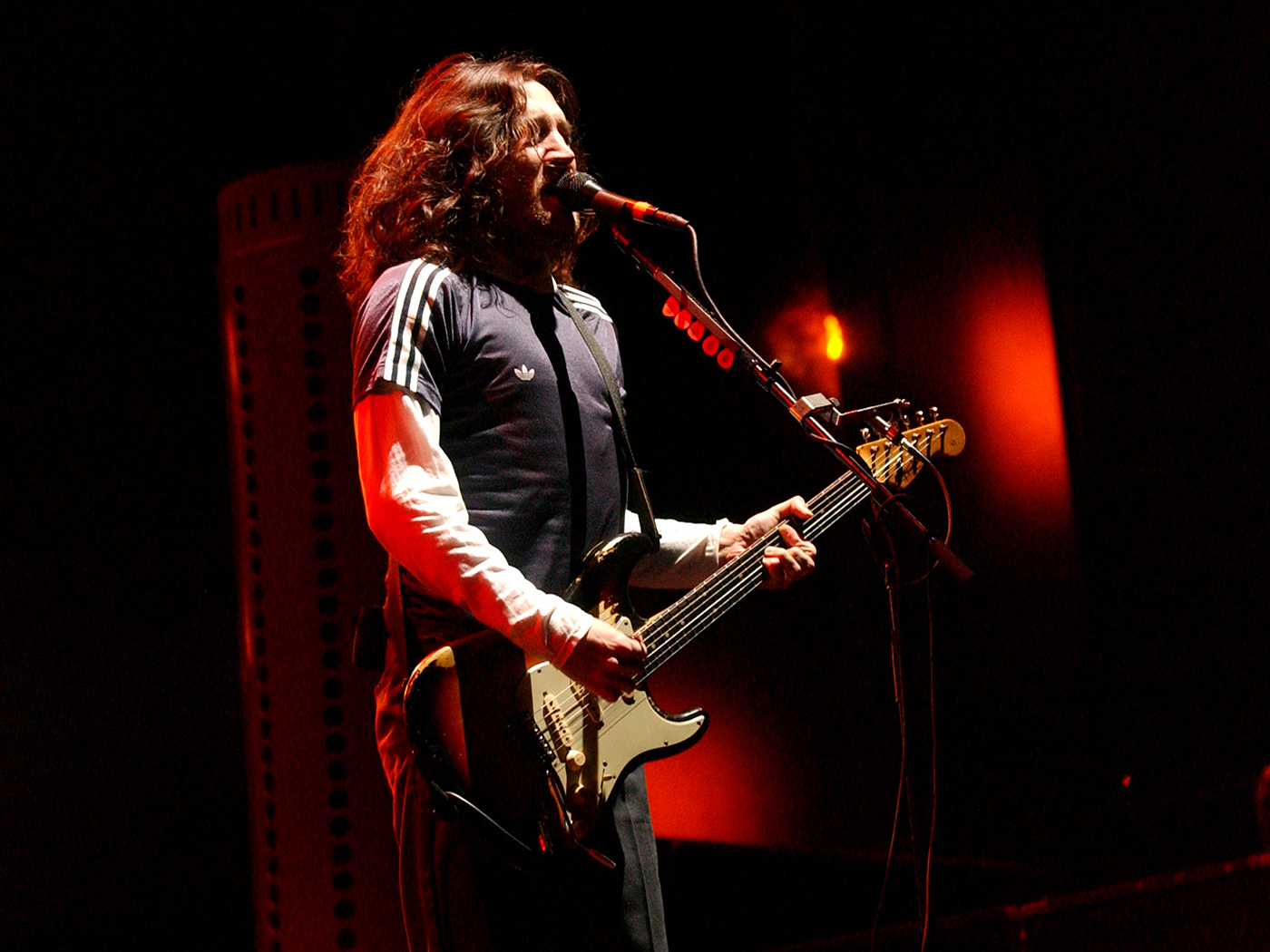 John Frusciante在Dewa Budjana'Mahandini'中取得了一把吉他回报