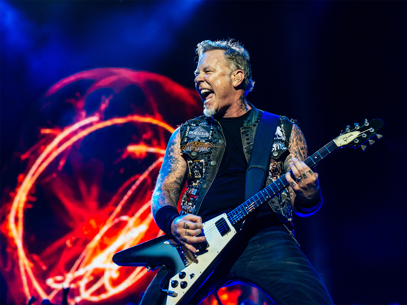Metallica宣布慈善的“帮助手”乙烯基专辑
