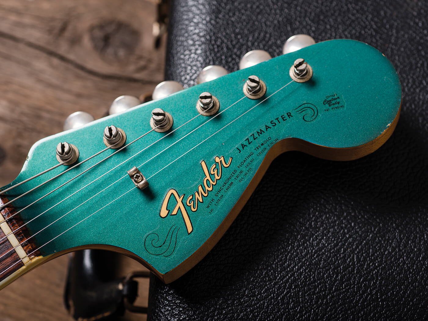 Fender 1966 Jazzmaster Ocean Turquoise床头柜