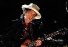 鲍勃·迪伦（Bob Dylan）释放大多数犯规