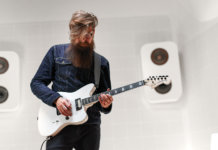 jim root with jazzmaster v4