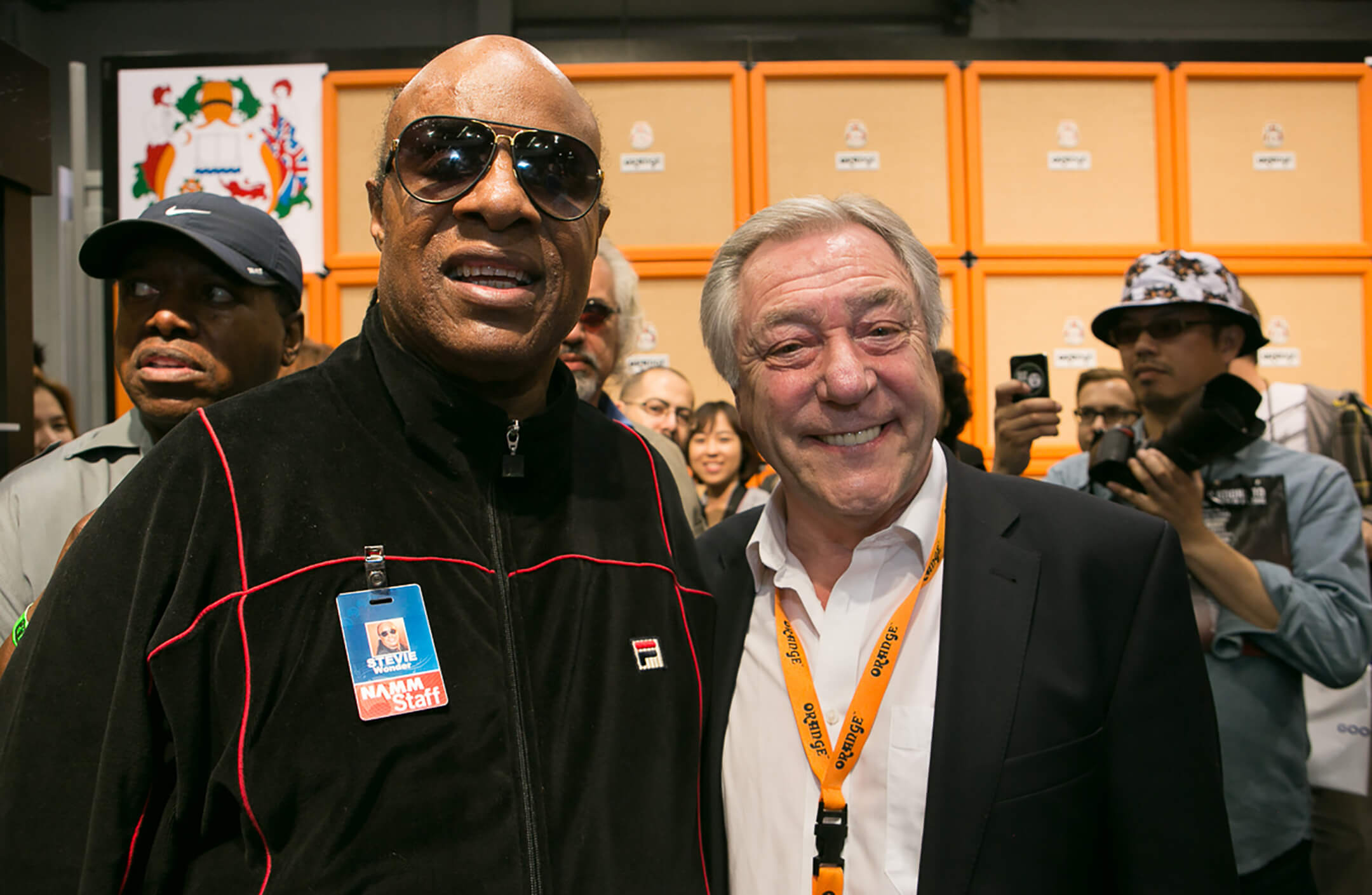 Cliff和Stevie Wonder在2014年NAMM