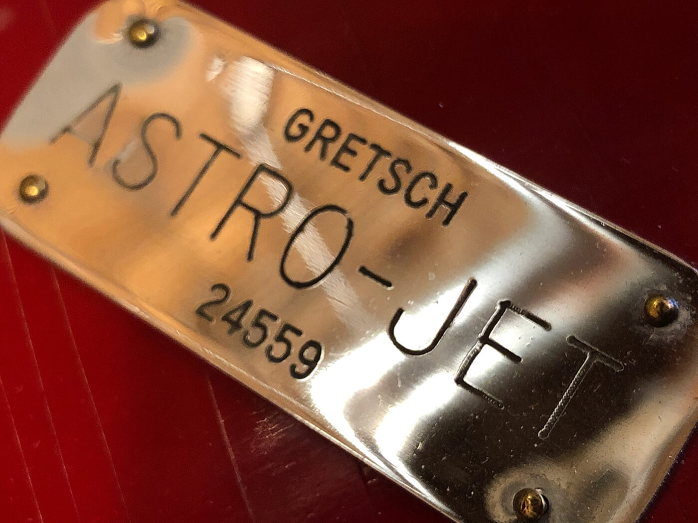 检查Gretsch Astro Jet