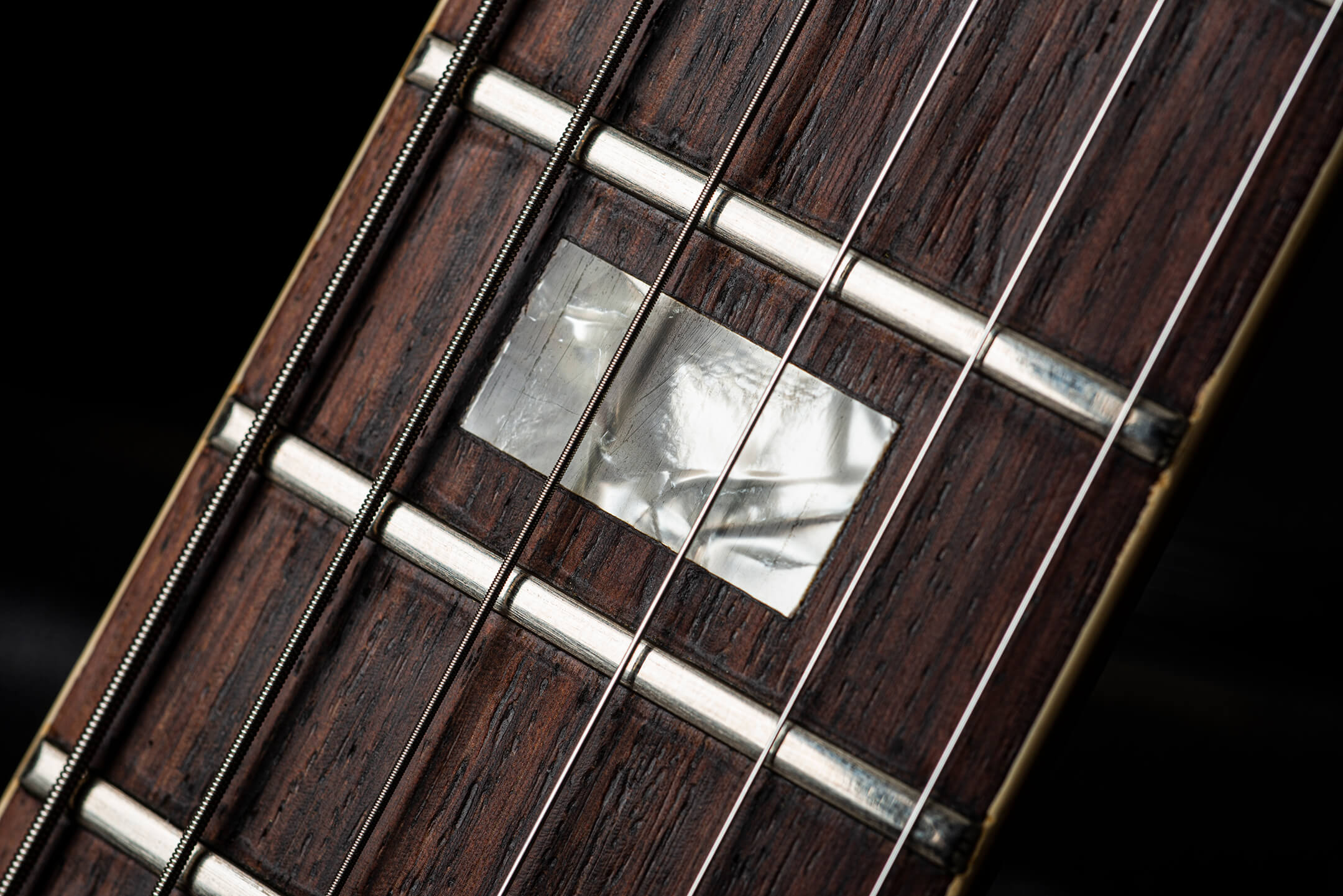 老式台架测试:Gibson 1969 Es-330 '长颈'指板
