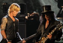 Slash和Duff McKagan上台表演