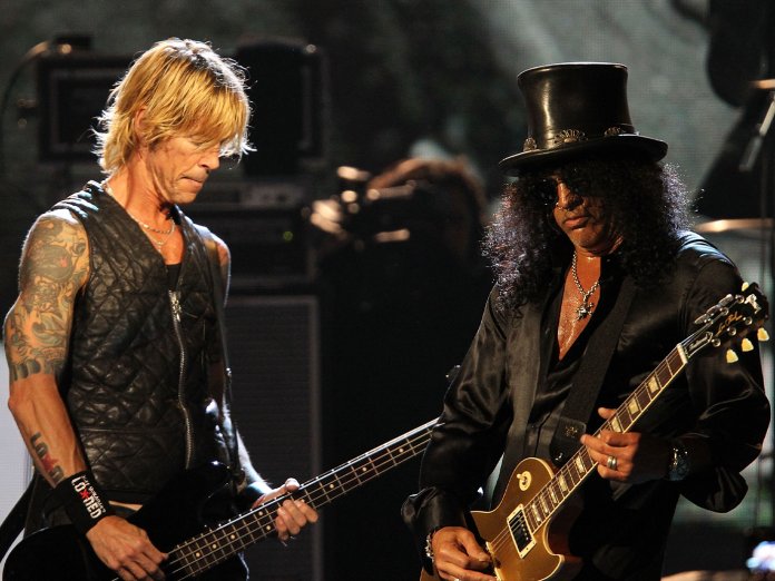 Slash和Duff McKagan上台表演