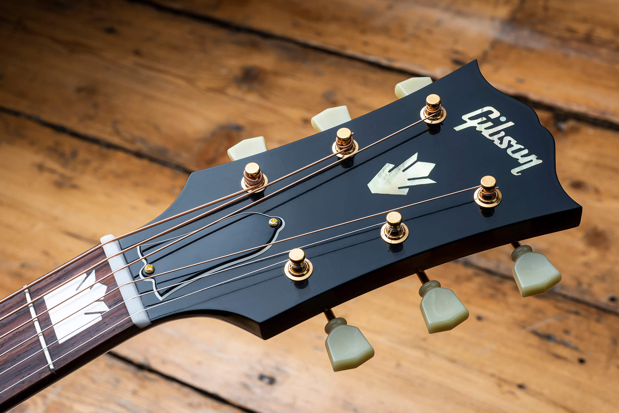 Noel Gallagher的Gibson J-150