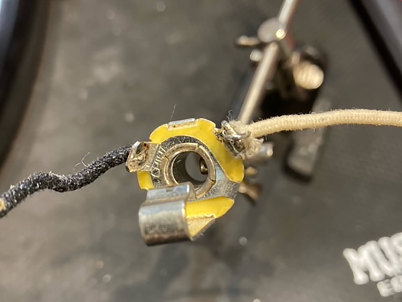 DIY车间 - 修复故障的插孔插座