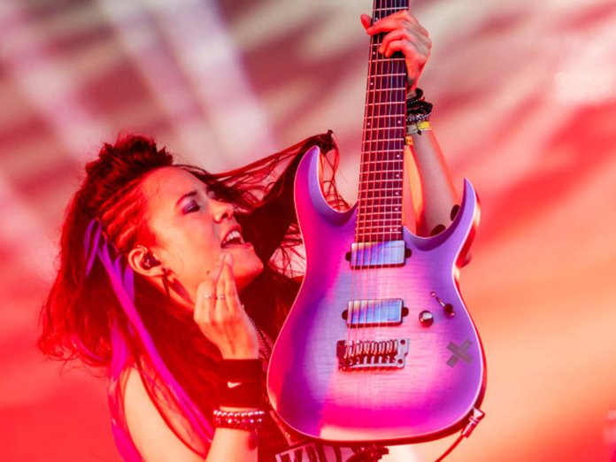 Jen Majura在2019年Rockingham Festival举行